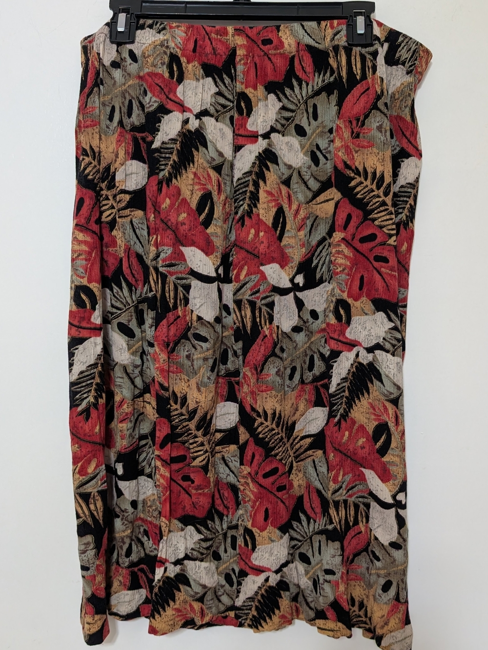 Vintage Tropical Print Midi Skirt in Red and Black